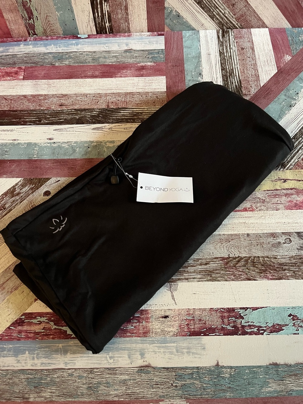 BeyondYoga NWT Pocket Infinity Scarf NWT Black Cell Phone Keys Coins